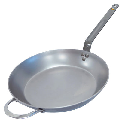 Mineral B non-stick coating on De Buyer frying pan for healthy cooking results